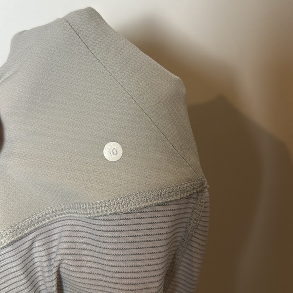 Lululemon Women’s Hustle And Bustle Drawstring Waist White Gray Tank Top Sz 10 - Picture 8 of 11